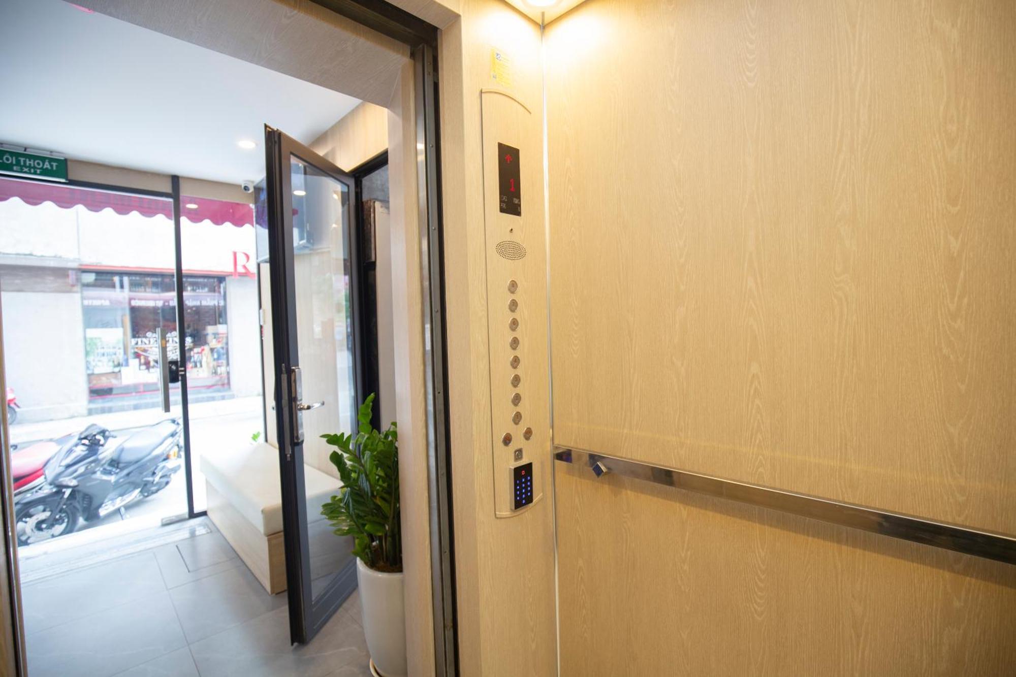 Sumitomo13 - At 81 Linh Lang Street Căn hộ *