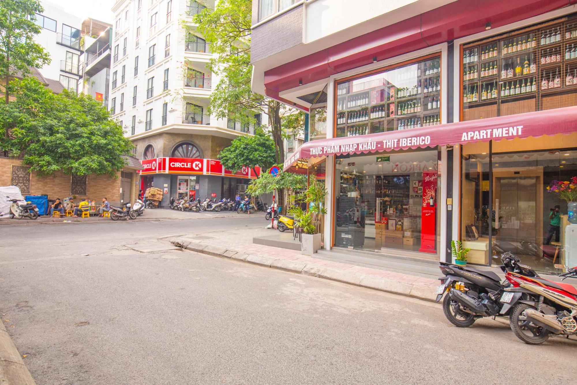 Sumitomo13 - At 81 Linh Lang Street Căn hộ *